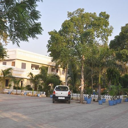 Hotel Eagle Nest Bharatpur Kültér fotó