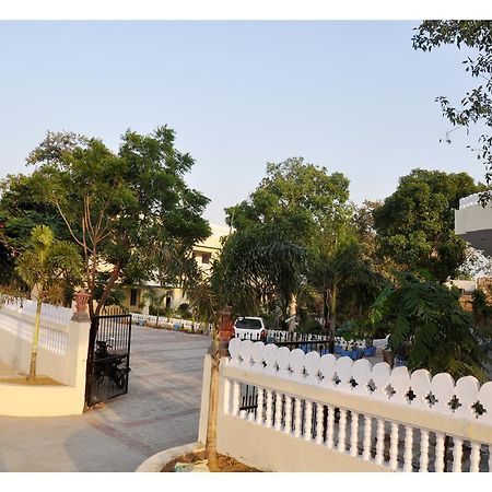 Hotel Eagle Nest Bharatpur Kültér fotó
